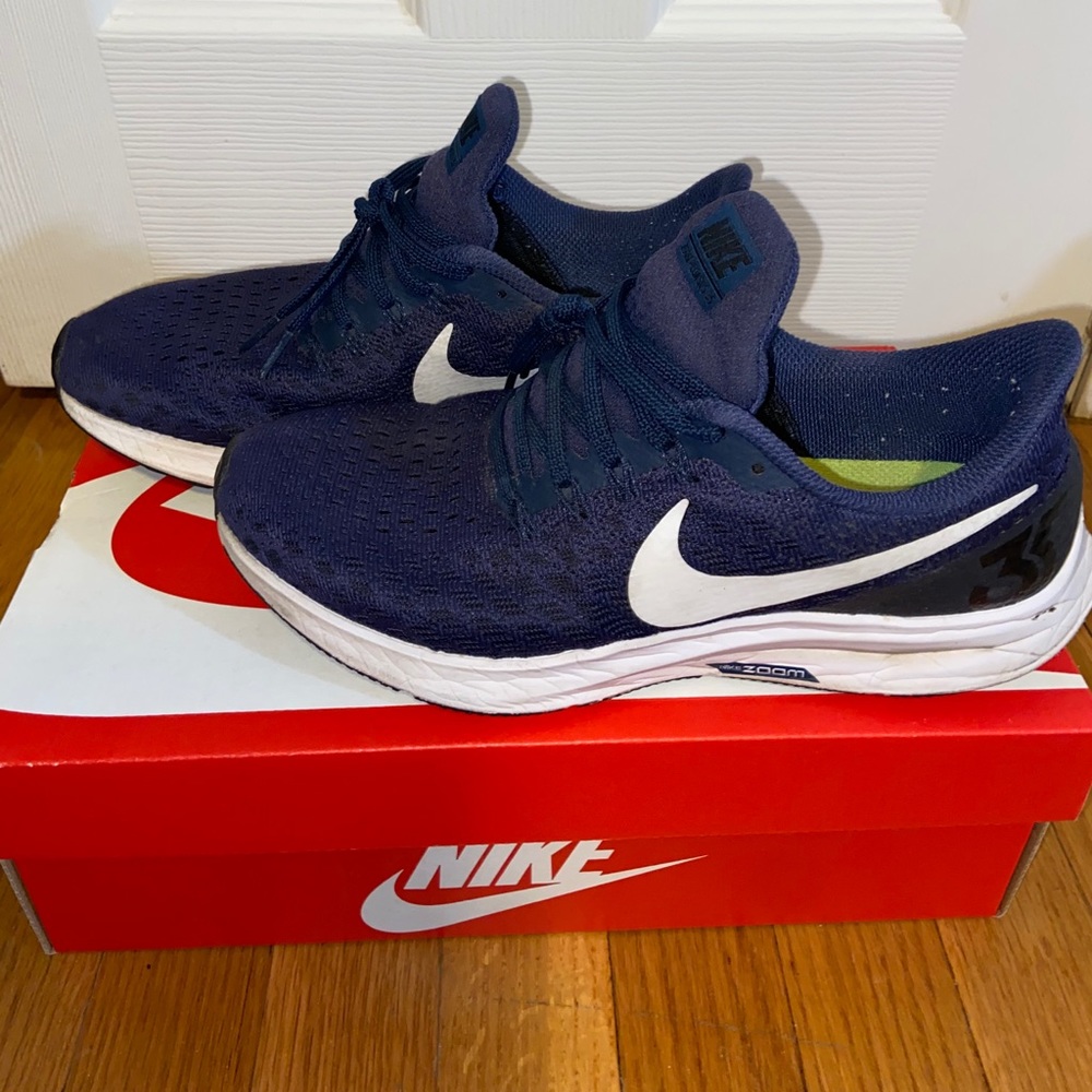 Running shoes - Picture 3 of 3